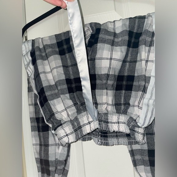 Garage Lounge Wear Size Small - Picture 2 of 6